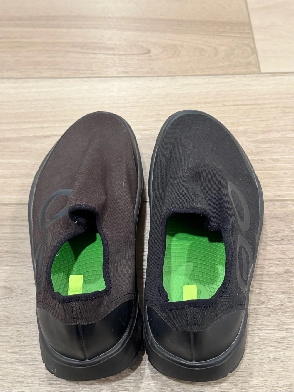 OOfos OOmg Eezee Low Top Comfort Recovery Shoe Black Size 12